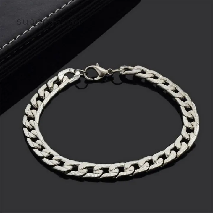 Stainless%20Steel%20chain%20on%20hand%20for%20Men%20bracelet%20-%20Image%204