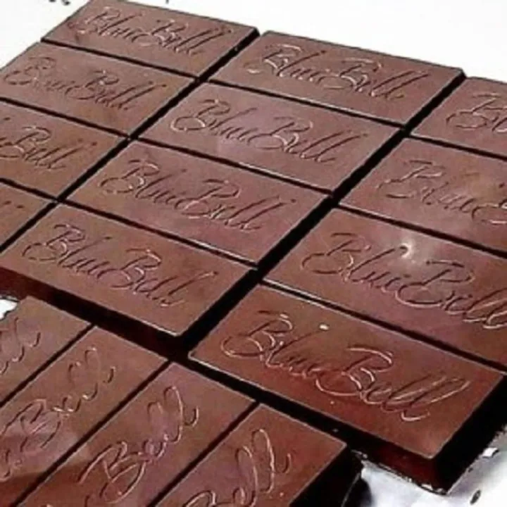 Blue%20Bell%20Premium%20Dark%20compound%20Chocolate%201%20kg%20-%20Image%202
