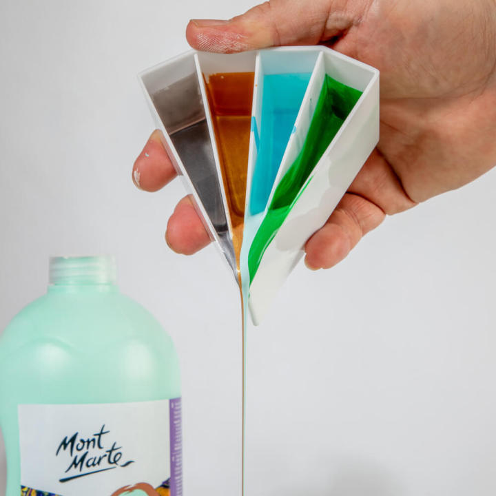Mont%20Marte%20Spilt%20Pouring%20Cup%20-%20Image%203
