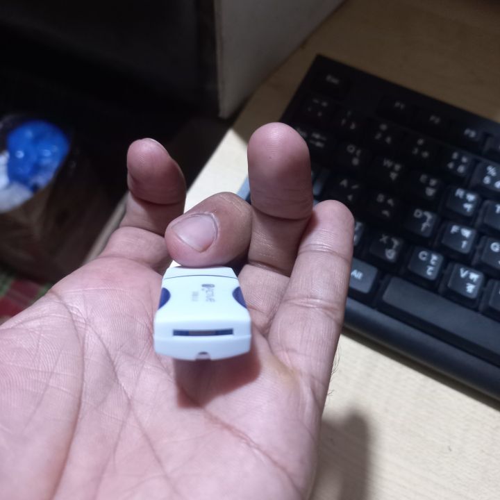 Arif%20High%20Speed%20OTG%20and%20USB%20Card%20Reader%20-%20Multicolor%20-%20Image%204