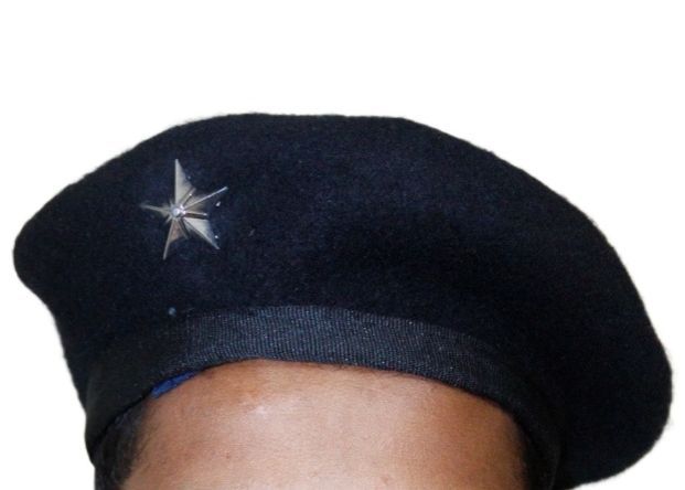 Fashion%20Beret%20Cap%20for%20Men-%20Style%20Beret%20Wool%20Caps%20+%20Fee%20Metal%20Star%20-%20Image%204