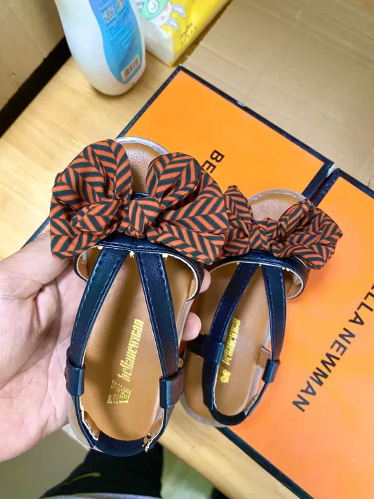 Girl%20Summer%20Shoes%20Fashionable%20Flat%20Slipper%20Sandals%20New%20Premium%20Sandal%20for%20Girls%20mix%20model%20-%20Image%205