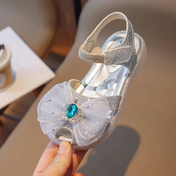 Kids%20princess%20sandals%202024%20summer%20new%20baby%20ISA%20girls%20fashion%20bow%20soft%20soled%20anti%20slip%20beach%20shoes%20-%20Image%204