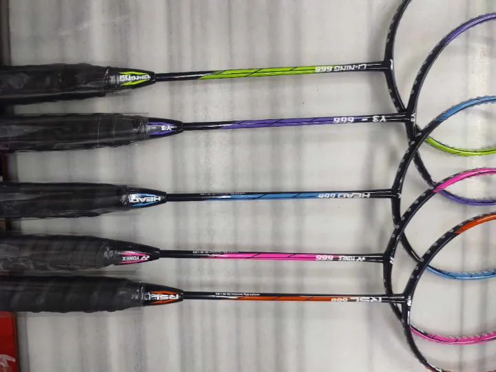 Badminton%20Bat%20Li-Ning%20Carbonex%20(Model%20-%20666)%20-%20The%20Li-Ning%20Carbonex%20Badminton%20Bat%20-%20Model%20666,%20Offers%20High-Quality%20Performance%20For%20Badminton%20Enthusiasts%20-%20Image%202