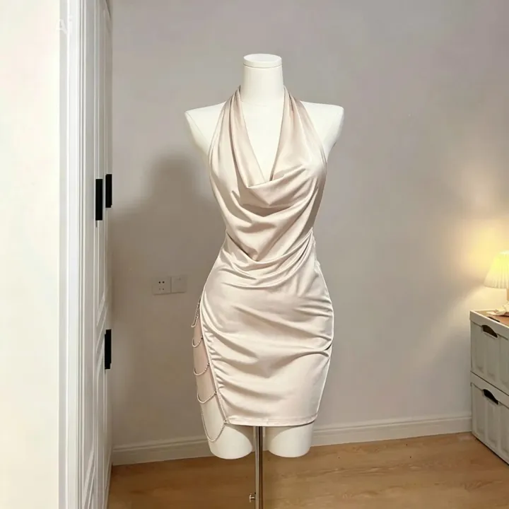Hot%20girl%20suspender%20halter%20neck%20nightdress%20female%202024%20spring%20new%20irregular%20slim%20backless%20slit%20dress%20-%20Image%202
