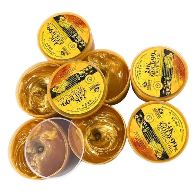 Parachute%20SkinPure%2024K%20Gold%20Gel%20%7C%2099%25%20Pure%2024K%20Gold%7C%20For%20Soft,%20Moisturized%20&%20Hydrated%20Skin%7C%20Heals,%20Repairs,%20Protects%20Skin%7C%208h%20moisturization%7C%20Soothes%20Sunburn%7C%20All%20Skin%20Types%20%7C%20300%20ml%20-%20Image%205