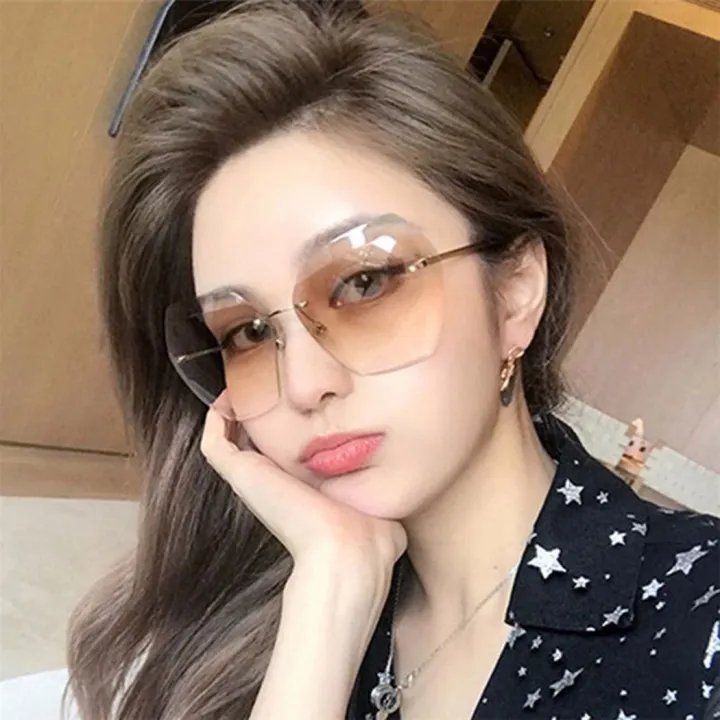Luxury%20Brand%20Sunglasses%20Women%20Fashion%20Black%20Retro%20Sun%20Glasses%20Women%20Vintage%20Lady%20Summer%20Style%20Sun%20glasses%20Female%20Famous%20UV400%20-%20Image%208