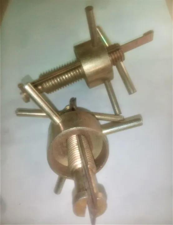 Puller%20for%20Ceiling%20Fan%20Bearing%20&%20Others%20Bearing%20Opener%20Puller%20Tools-6202%20-%20Image%203