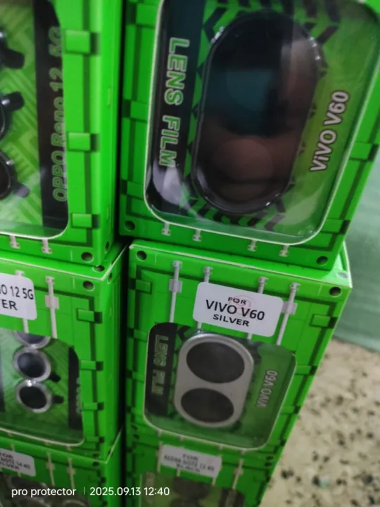 Vivo%20V60%205G%20Camera%20Aluminum%20Alloy%20Rings,%20Ultra-HD%20Metal%20Frame%20Black/Silver%20-%20Image%202