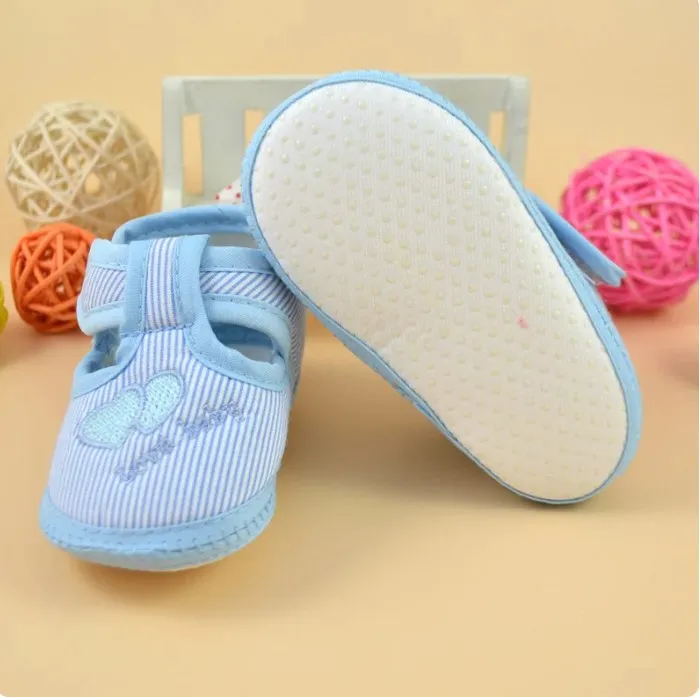 Cute%20Love%20Print%20Soft%20Cotton%20Plaid%20Anti-slip%20Baby%20Shoes%20For%20(12-18%20Months%20Baby)%20-%20Image%203