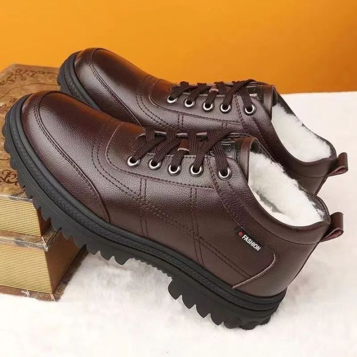 2023%20New%20Autumn%20and%20Winter%20Cotton%20Shoes%20Men's%20New%20Fleece%20Thickened%20Leather%20Casual%20Shoes%20Snow%20Boots%20Fashion%20and%20Versatile%20Trend%20-%20Image%206