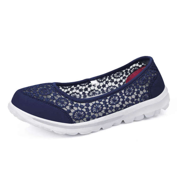 New%20Breathable%20Hollow%20Lace%20Mesh%20Non%20slip%20Elderly%20Flat%20Bottom%20Mom%20Women's%20Shoes,%20Lazy%20Shoes%20-%20Image%203