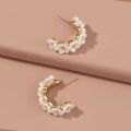 【GuangDa Girls' Earrings Korean Ins Net Red Trendy New Earrings C-shaped Pearl White 6 Flowers Fresh and Versatile Fashion Accessories Earings for Women. 