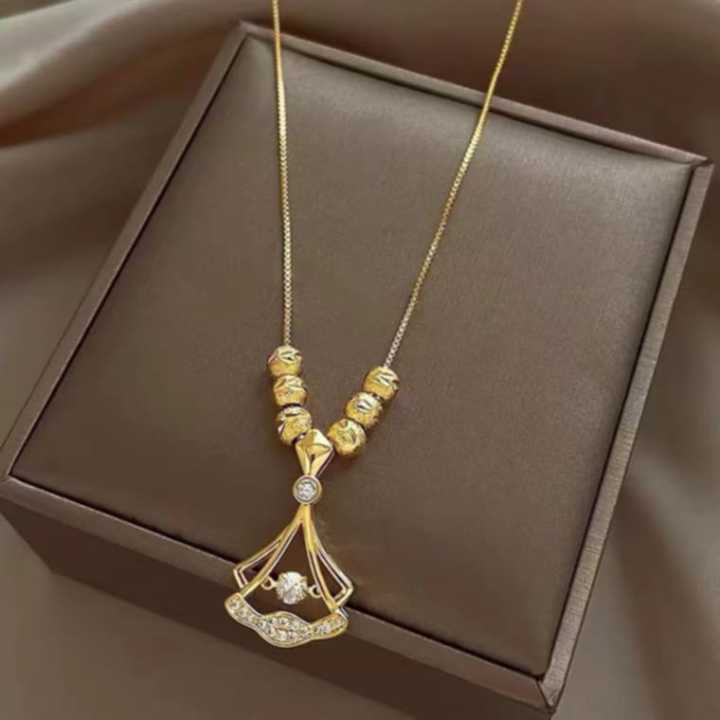 Agile%20Ginkgo%20Leaf%20Necklace%20for%20Women%20in%202025%20New%20Light%20Luxury%20Niche%20Design%20High-quality%20Temperament%20Collarbone%20Chain%20Accessories%20-%20Image%204