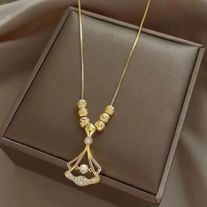 Agile%20Ginkgo%20Leaf%20Necklace%20for%20Women%20in%202025%20New%20Light%20Luxury%20Niche%20Design%20High-quality%20Temperament%20Collarbone%20Chain%20Accessories%20-%20Image%204