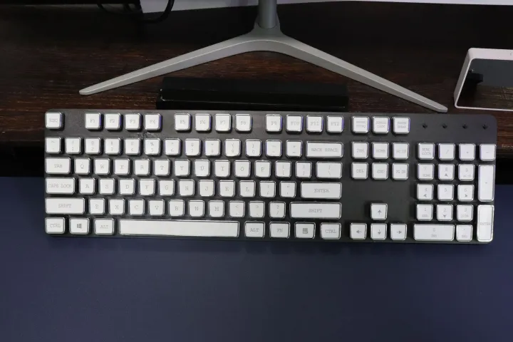 Full%20Transparent%20Crystal%20Keycaps%20DIY%20Customized%20Mechanical%20Keyboard%20Universal%20Keycaps%20132%20Keys%20Large%20Complete%20Set%20of%20Transparent%20Keycaps%20-%20Image%208