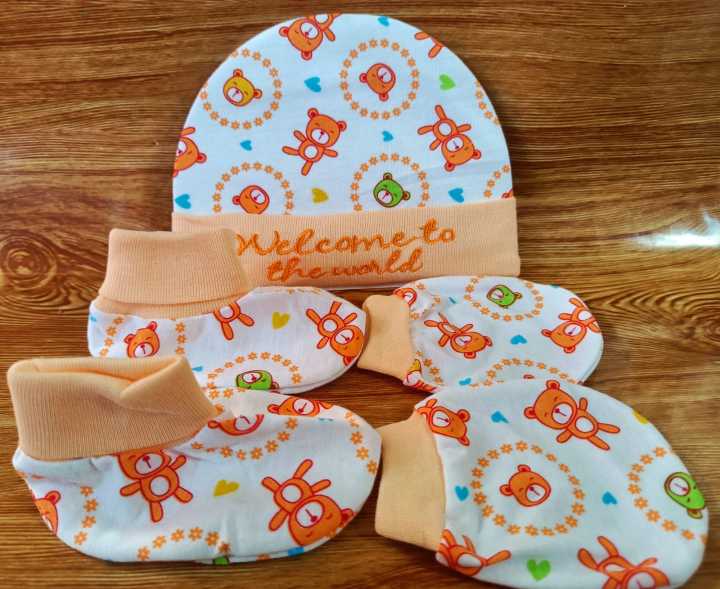 New%20Born%20Baby%203%20in1%20set%20(1%20Cap%20+%202%20Hand%20socks%20+%202%20Leg%20Socks)%20-1pac%20-%20Image%207