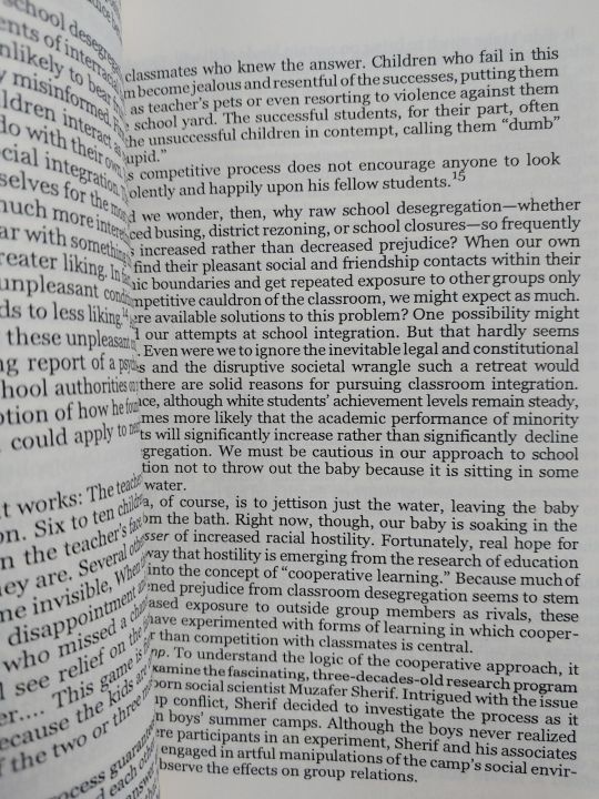 Influence:%20The%20Psychology%20of%20Persuasion%20by%20Robert%20B.%20Cialdini%20-%20Premium%20-%20Paperback%20-%20Image%203