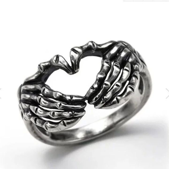 Vintage%20Punk%20Skull%20Hand%20with%20Heart-Shaped%20Ring%20for%20Men%20Women%20Hip%20Hop%20Gothic%20Skeleton%20Hand%20Ring%20Accessories%20Jewelry%20Gifts%20-%20Image%206