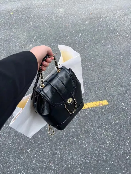 Korean%20Niche%20Autumn%20and%20Winter%20Mini%20Chanel%20Style%20Chain%20Backpack%20for%20WomeninsBlogger%20Student%20Oil%20Wax%20Leather%20Shoulder%20Bag%20-%20Image%204