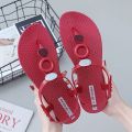 Sandals: women's outdoor wear summer flat sandals, super fairy temperament, new foreign style to wear sandwich beach shoes.