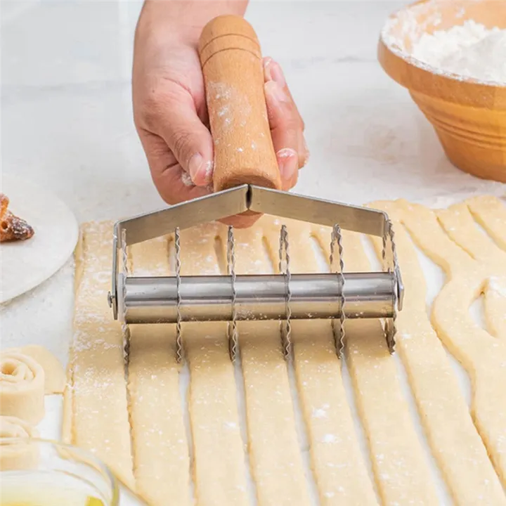 Stainless%20Steel%20Noodle%20Bread%20Flour%20Italian%20Pastry%20Cookies%20Wheel%20Tortilla%20Mold%20Manual%20Slicer%20Pizza%20Wheel%20-%20Image%206