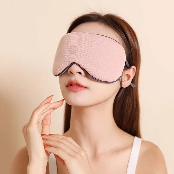 Double-Sided%20Sleeping%20Eye%20Mask%20%E2%80%93%20Warm%20&%20Cool%20Side,%20Soft%20Silk%20and%20Cotton%20Fabric,%20Comfortable%20&%C2%A0Light%C2%A0Blocking%201Piece%20-%20Image%205