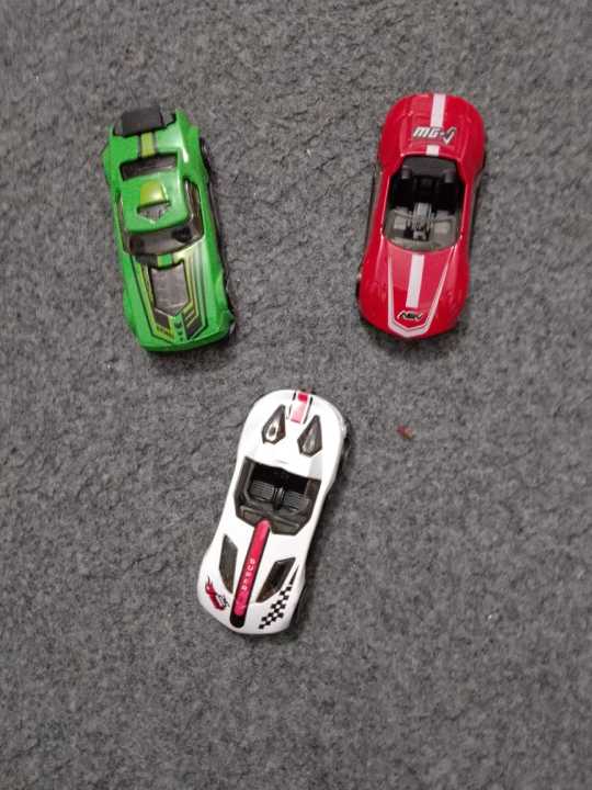 Hot Wheels Metal Car Gift Pack - 3 Pcs Model Toy Cars (Die-cast Model Cars) - Fun To Have - Modern and Trendy