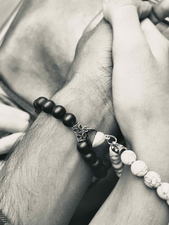 Love%20%20Magnetic%20Heart%20Bracelets%20for%20Couples%20(2%20Piece)%20%7C%20Small%20Rubber%20Band%20Magnet%20Stone%20Bell%20Bracelet%20with%20Knotted%20Head%20Rope%20-%20Image%204