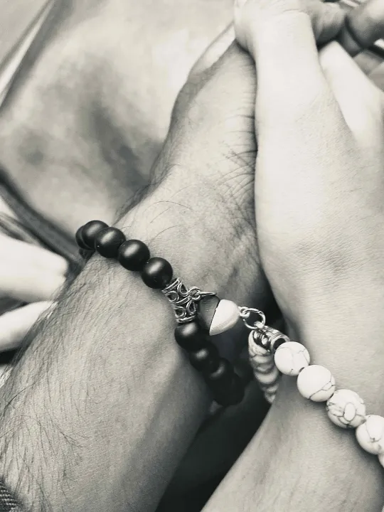 Love%20%20Magnetic%20Heart%20Bracelets%20for%20Couples%20(2%20Piece)%20%7C%20Small%20Rubber%20Band%20Magnet%20Stone%20Bell%20Bracelet%20with%20Knotted%20Head%20Rope%20-%20Image%204