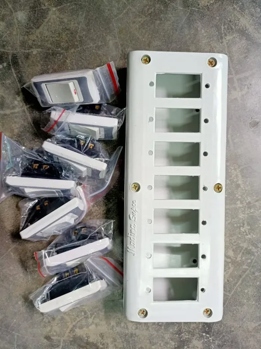 Electric%20Switch%20Board%20(Combo)%20With%20Switch,%20Socket,%20Indicator%20&%20Regulator%20-%20Image%204