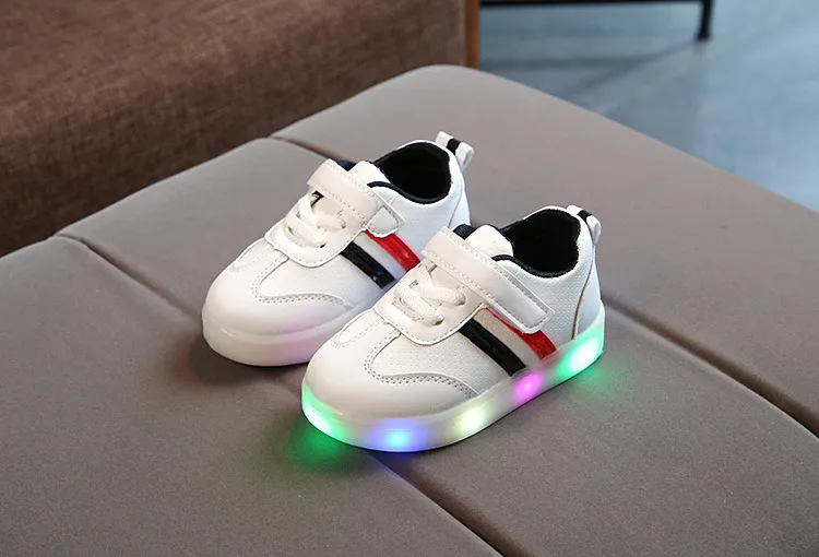 Light and fashion sole led shoes