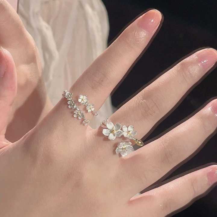 Silver%20Color%20Flower%20Adjustable%20Ring%20for%20Women%20-%20Image%204