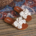 Sandals women's 2021 summer wear bow bow versatile non-slip flat sole wettable word Internet celebrity beach shoes women. 