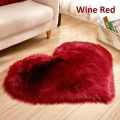Fluffy Heart Shape Faux Fur Rug for Kids Bedroom and Home Decor, Soft Washable Sheepskin Carpet, 40x50cm, White, Pink, Red. 