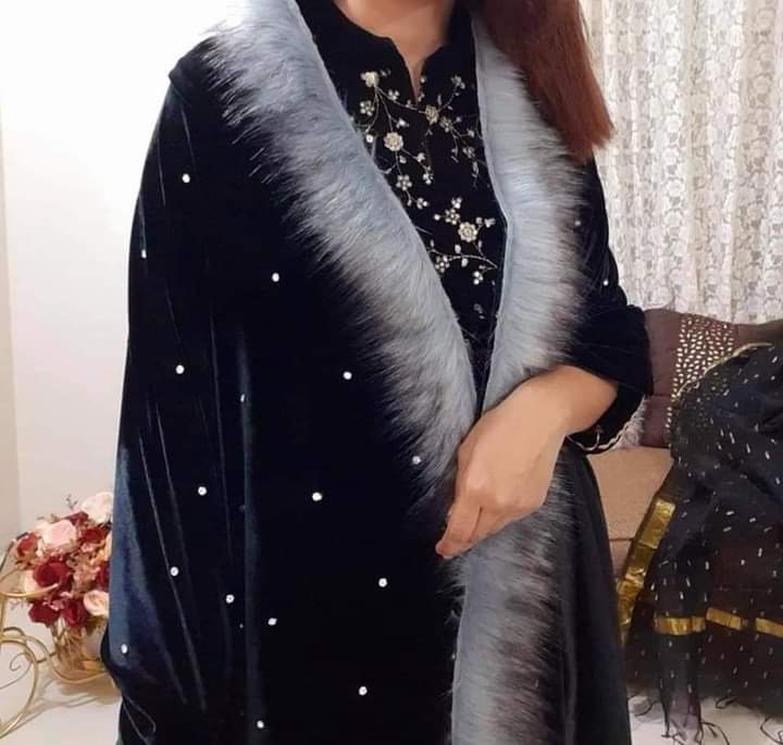 New%20Fashionable%20Velvet%20Shawl%20for%20Women%20-%20Stone%20Work%20Design%20-%20Image%202