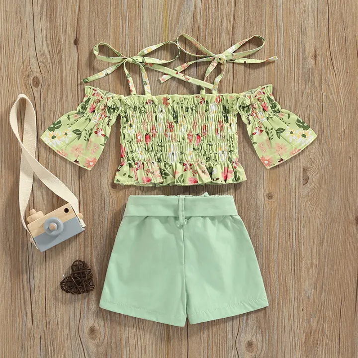 Two%20Piece%20Girl%E2%80%99s%20Clothes%20Set%20Fashion%20Printed%20Mid-sleeve%20T-shirt%20and%20Solid%20Color%20Short%20Pants%20with%20Belt%20-%20Image%204