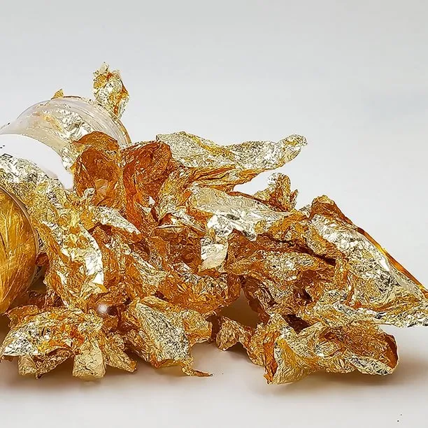 Edible%20Pure%20Gold%20Foil%20for%20Cake%20Baking,%20Food%20Decoration%202g%20-%20Image%207
