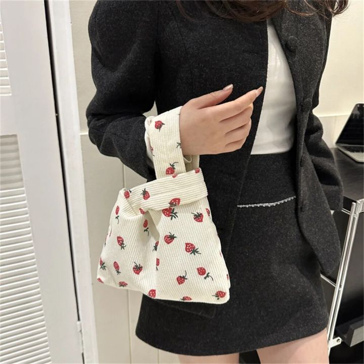 Niche%20Design%20Fashion%20Tote%20Bag%20Small%20Strawberry%20Pattern%20Corduroy%20Bag%20Puffy%20Handbag%20Trend%20Bucket%20Bag%20Handle%20Bags%20for%20Women%20-%20Image%203