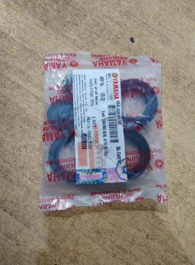 Motorcycle%20Ingine%20oil%20seal%20for%20Yamaha%20Rx-100/115%20-%20Image%202