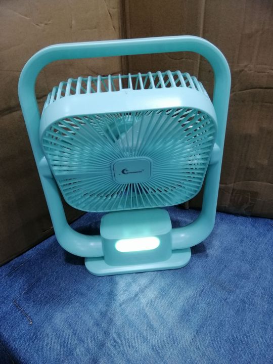 Supermoon Rechargeable mini fan 7″

– Model: Sm-6680
– Size: 7″
– Built-in LED lights
– USB charging capability
– AC/DC functionality
– Three-speed selection
– Solar charging option
– High-capacity 3000mAh 3.7V