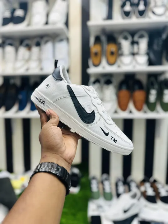 Stylish%20Running%20Sports%20Sneakers%20Casual%20Lace-Up%20Shoes%20Winter%20And%20Summer%20Men'S%20Shoes%20-%20Stay%20Active%20In%20Style%20With%20Stylish%20Sneakers%20-%20Image%203