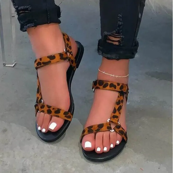 Cross-border%20wish%20summer%20webbing%20velcro%20flat%20sandals%20women's%20slotted%20buckle%20large%20size%20leopard%20print%20color-blocked%20beach%20sandals%20-%20Image%207