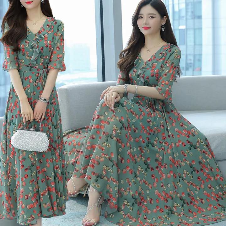 Stylish%20Dot%20Print%20-%20Women's%20Hijab%20Long%20Dress%20with%203D%20Screen%20Print%20-%20Perfect%20for%20All%20Seasons%20-%20Fashionable%20Attire%20-%20Image%202