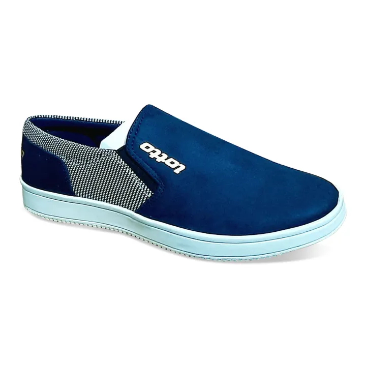 High-Quality%20Sneakers%20Men%20Casual%20Shoes:%20Step%20Out%20In%20Style%20With%20These%20High-Quality%20Casual%20Shoes%20For%20Men,%20Perfect%20For%20Various%20Occasions.%20-%20Image%202