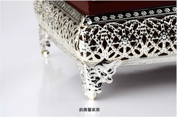 European-style%20classical%20luxury%20high-end%20tissue%20box%20gold-plated%20pumping%20tray%20gift%20tissue%20holder%20-%20Image%207