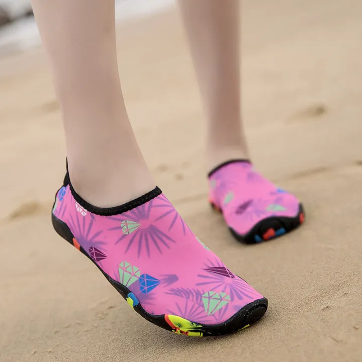 Beach%20Socks%20Shoes%20Men%20and%20Women%20Snorkeling%20Wading%20Soft%20Bottom%20Lovers%20Shoes%20Non-Slip%20Quick-Drying%20Couple%20Upstream%20Anti-Cut%20Swimming%20Shoes%20-%20Image%206