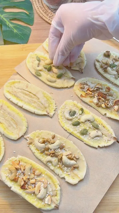 Nutri%20Banana%20Bites%20%E2%80%93%20Chewy%20Energy%20Snack%20%7C%20Natural%20Banana,%20Nuts%20&%20Seeds%20%7C%20No%20Frying%20%7C%20DryVerse%20-%20Image%203