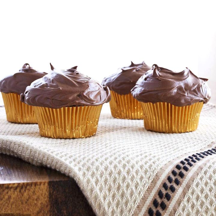 300%20pcs%20Foil%20Cupcake%20Liners%20Muffin%20Paper%20Cases%20Baking%20Cups%20&%20400%20pcs%20Oil%20proof%20paper%20Cupcake%20Baking%20Paper%20Cups%20-%20Photo%20Color%20-%20Image%209