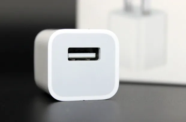 Original20W%20USB-C%202%20Pin%20%20Port%20US%20Fast%20Charger%20Compact%20Power%20Adapter%20For%20iPhone%2015%2014%2013%20Pro%20max%20-%20Image%205